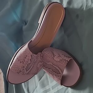 Vionic womens leather slide.